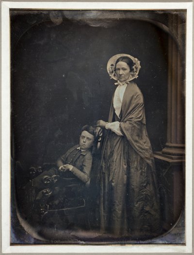 Senza titolo (Una donna con cappello e scialle, con il suo figlio seduto) da Southworth and Hawes