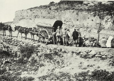 Scarico di un carro di armi da fuoco, per scalare le colline di Dersa, Tetouan, Marocco da Spanish Photographer