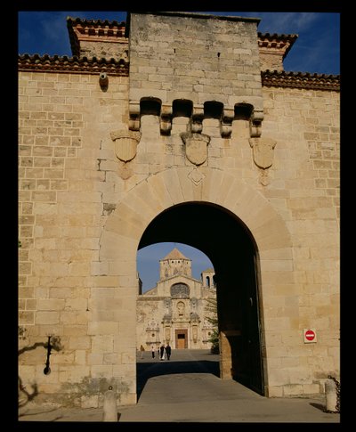 Ingresso al monastero, fondato nel 1151 da Spanish School