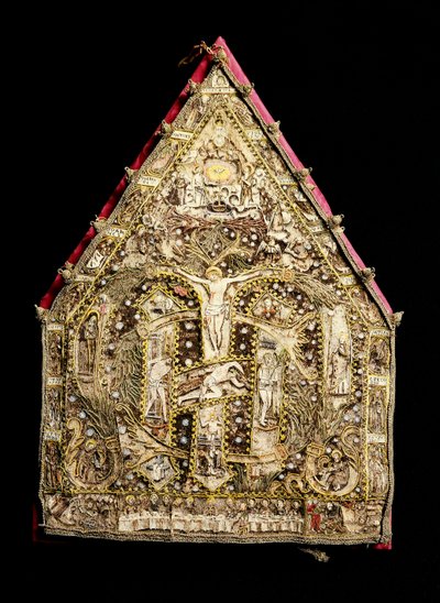 Mitra vescovile in oro decorata con mosaici di piume realizzati da missionari spagnoli in Messico da Spanish School