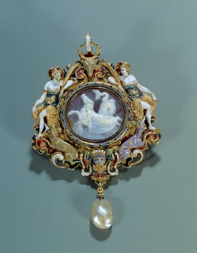 Gioielli: pendente smaltato su oro con cammeo. 1550-1575 da Spanish School
