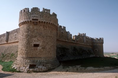 Il muro perimetrale e le torri angolari da Spanish School