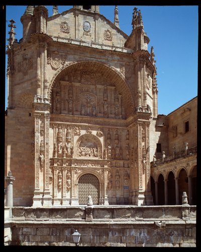 Vista della facciata plateresca da Spanish School