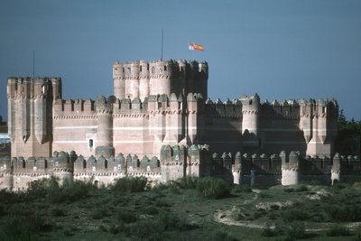 Veduta del castello, costruito c.1453 da Spanish School