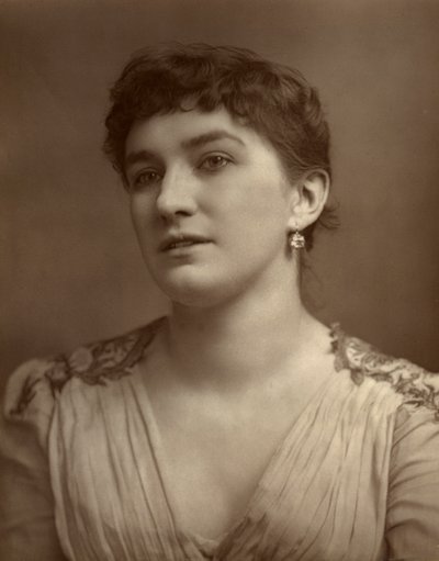 Nelly Bromley, attrice e cantante britannica da St James