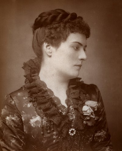 Sophie Eyre, attrice britannica, 1883 da St James