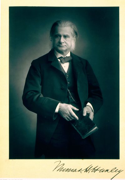 Professor Thomas H. Huxley (1825-95), biologo, ritratto fotografico da Stanislaus Walery