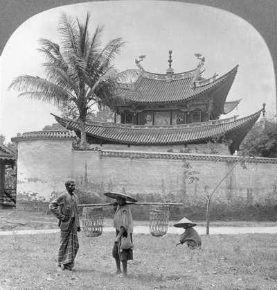 Pittoresca casa di joss cinese, Bhamo, Birmania, 1908 da Stereo Travel Co