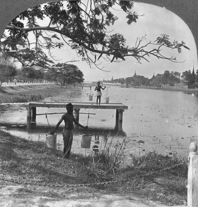 Lato ovest del Forte, mostrando il fossato, Mandalay, Birmania, 1908 da Stereo Travel Co