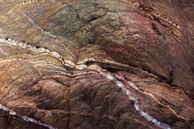 Roccia dalle venature terros da Studio Meikle