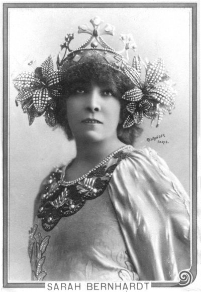 Henriette Rosine Bernard alias Sarah Bernhardt (1844-1923) come "La principessa lontana", una commedia di Edmond Rostand (foto b/n) da Studio Reutlinger