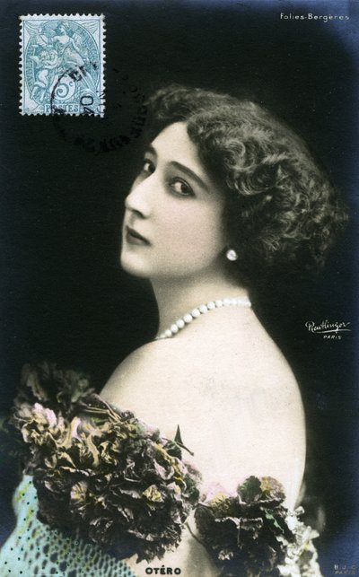 La bella Otero con le follie Bergères, cartolina inizio XX secolo da Studio Reutlinger