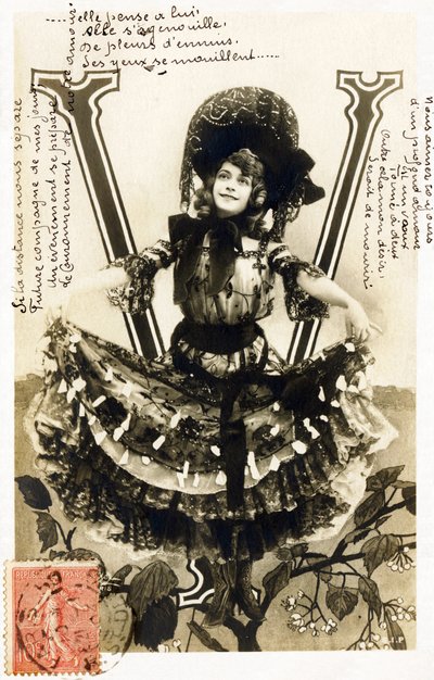 Mariette Sully, soprano belga della Belle Epoque - Teatri: Bouffes Parisiennes, Menus Plaisirs, Gaite, Parigi - Alfabeto in cartolina da Studio Reutlinger