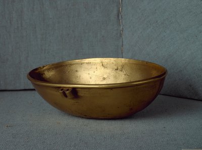 Civiltà sumera: coppa ovale in oro da Sumerian Sumerian