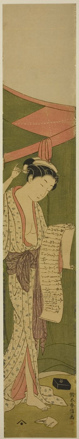 Donna in piedi accanto a una zanzariera che legge una lettera da Suzuki Harunobu