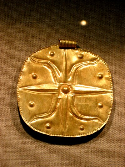 Pendente palestino-siriano da Canaan, c.1750 a.C. (oro) da Syrian School