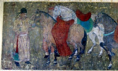 Arte cinese: due palafrenieri che guidano quattro cavalli in una stalla imperiale (dettaglio) da Tang Dynasty Chinese School
