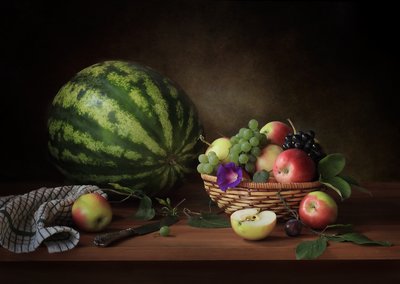 Natura morta rustica con frutta da Tatyana Skorokhod