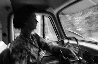 Mildred Cooper, 43 anni, nonna e autista di camion per il trasporto di legname da Ted Spiegel