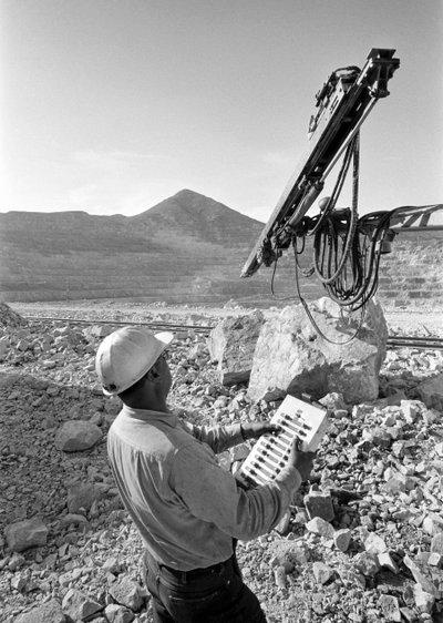 Preparazione mineraria a Morenci, AZ, per la fonderia Phelps Dodge a Douglas, Arizona da Ted Spiegel
