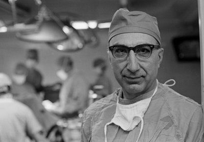 Ritratto del Dr. Michael DeBakey, chirurgo cardiovascolare, al Texas Medical Center da Ted Spiegel