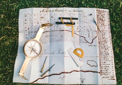 Strumenti di rilevamento e mappa disegnata da George Washington da Ted Spiegel