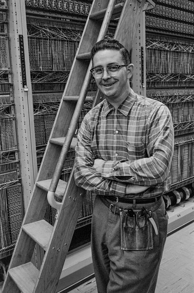Manutenzione delle apparecchiature telefoniche alla PacTel alias Pacific Telephone a Bellingham da Ted Spiegel