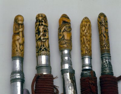 Manici ornamentali di coltelli e spade, Thailandia settentrionale da Thai