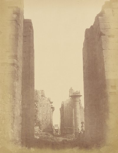 Karnak, vista attraverso la sala ipostila da Théodule Devéria