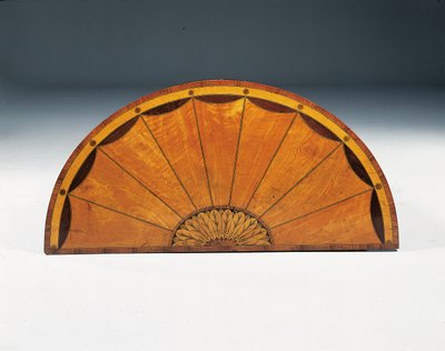 Comò semicircolare in marqueterie di Giorgio III, c.1760-79 da Thomas (attr.to) Chippendale