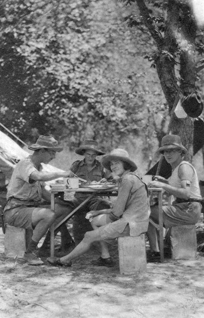 Ora del pasto, Livingstone a Broken Hill, Rhodesia Settentrionale da Thomas A. Glover