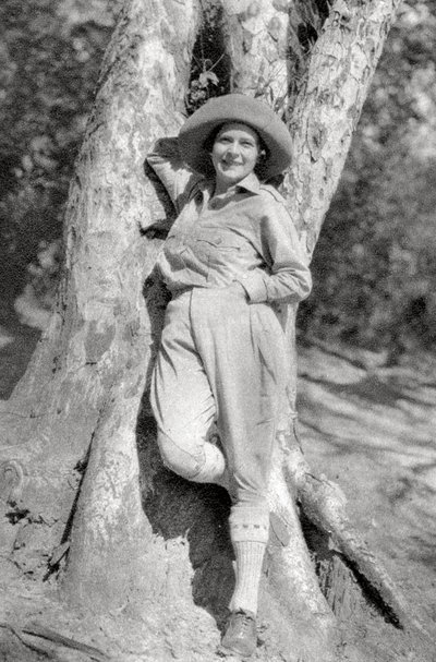 Stella Court Treatt, avventuriera, autrice e regista britannica, Maereres, Tanganica, 1925-1927 da Thomas A. Glover