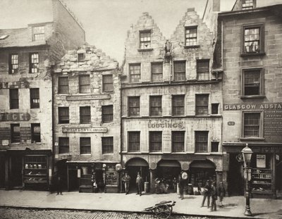 Vecchi edifici in High Street, nn. 17-27 (#16) da Thomas Annan