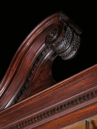 Una libreria a fronte spezzata George III da Thomas Chippendale