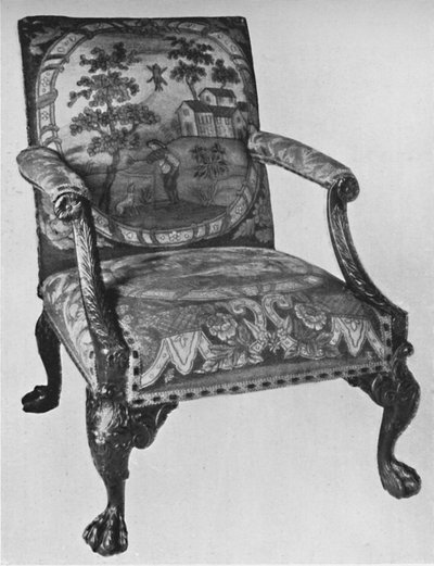 Poltrona in mogano Chippendale con tappezzeria ricamata, metà del XVIII secolo, 1928 da Thomas Chippendale