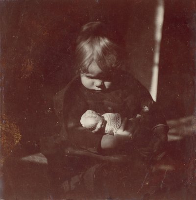 Betty Reynolds con bambola in grembo da Thomas Eakins