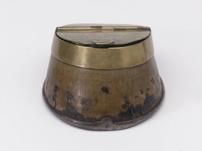 Calamaio a zoccolo di cavallo appartenente al Capitano William Tyrwhitt Drake, Guardie a Cavallo Reali, c.1829 da Thomas Lee