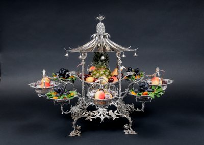 Epergne in stile chinoiserie da Thomas Pitts