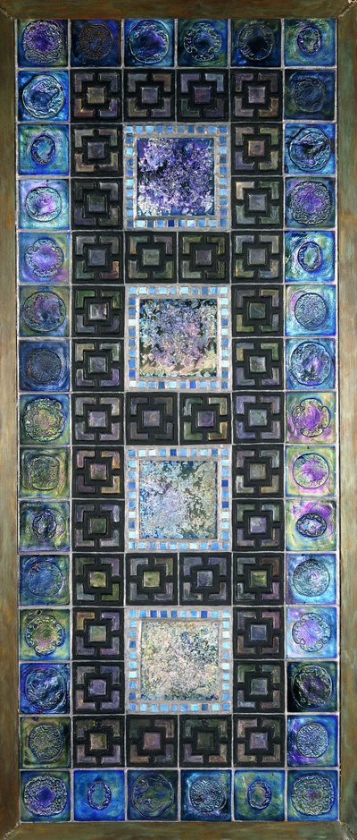 Pannello in vetro Favrile, modellato con fiori e disegni geometrici, XX secolo da Tiffany Studios
