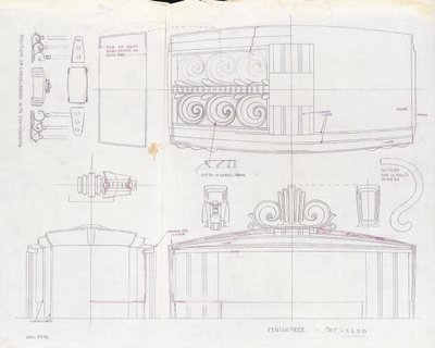 Disegno di design per un centrotavola espositivo di Tiffany & Co. e due candelabri a tre luci, realizzati per la Fiera Mondiale del 1939, c.1939 da Tiffany and Company