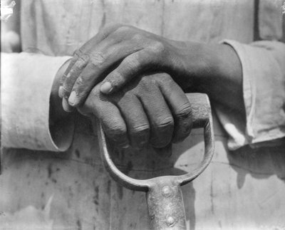 Mani di un operaio edile, Messico, 1926 da Tina Modotti