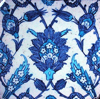 Piastrella di Isnik con disegno floreale da Turkish School