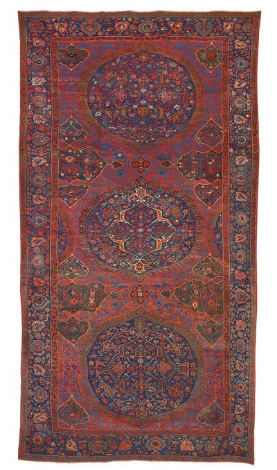 Grande tappeto Ushak a triplo medaglione, Anatolia occidentale da Turkish School