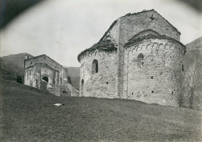 Apse in Abbey of San Pietro al Monte, Civate, Lombardy, Italy, photograph by Ugo Monneret de Villard, circa 1910 da Ugo Monneret de Villard
