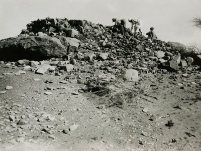 Rovine nella regione di Goz Regeb, Sudan, fotografia di Ugo Monneret de Villard, 1925 ca. da Ugo Monneret de Villard
