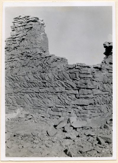 Rovine della chiesa meridionale, particolare della muratura, Sabagura, Egitto, fotografia di Ugo Monneret de Villard da Ugo Monneret de Villard