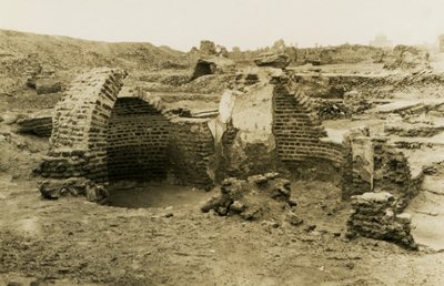 Edificio trilobato, al-Fustat, Egitto, fotografia di Ugo Monneret de Villard da Ugo Monneret de Villard
