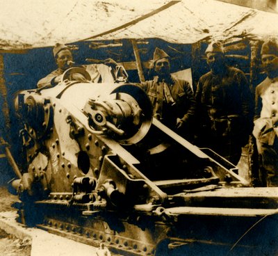 Cannone da 220 nella sua postazione, c1914-c1918 da Unbekannt