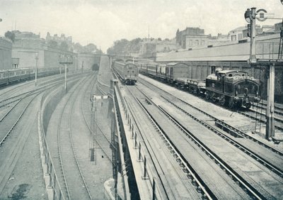 Un luogo affollato, 1922 da Unbekannt