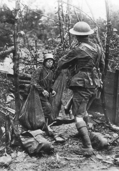 Un soldato tedesco si arrende, Aisne, Francia, Prima Guerra Mondiale, 18 luglio 1918 da Unbekannt
